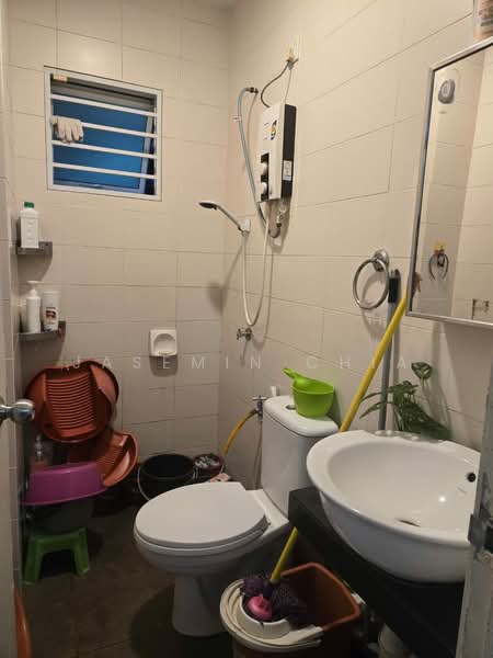 Terraced House for Sale in Taman Fadason (Kepong) - Jasemin Chia - Bathroom - PropertyGuru.com.my