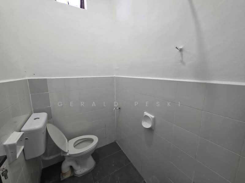 Semi-Detached House for Sale in Taman Chenggal (Kulim) - Gerald Peski - Bathroom - PropertyGuru.com.my