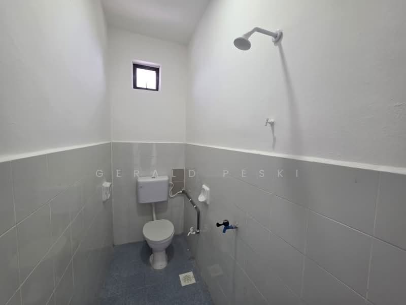 Semi-Detached House for Sale in Taman Chenggal (Kulim) - Gerald Peski - Bathroom - PropertyGuru.com.my