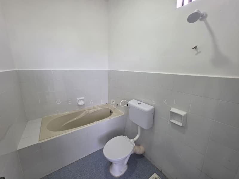 Semi-Detached House for Sale in Taman Chenggal (Kulim) - Gerald Peski - Bathroom - PropertyGuru.com.my