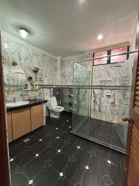 Semi-Detached House for Sale in Minden Heights (Gelugor) - Jan Tan - Bathroom - PropertyGuru.com.my