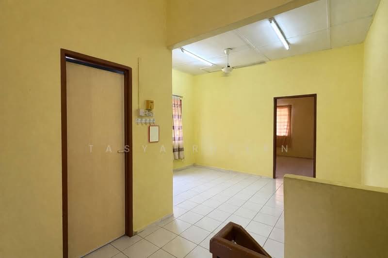 Seksyen 3 Bangi untuk Untuk Dijual - RM 600,000, Apr 2026 - Interior - PropertyGuru.com.my