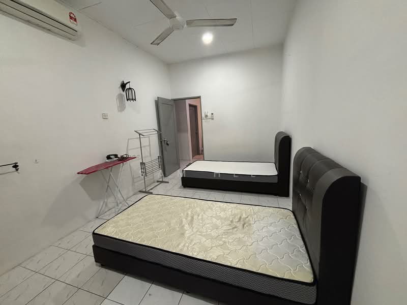 1-storey Terraced House for Sale in Seremban (Negeri Sembilan) - Sam Hee - Bedroom - PropertyGuru.com.my