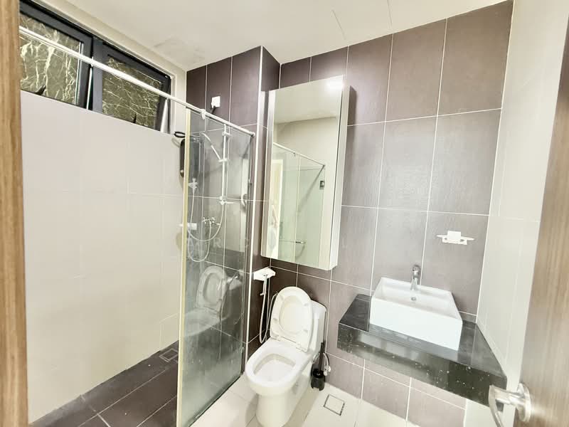 D'Secret Garden (Pangsapuri Kempas Indah) untuk Untuk Disewa - RM 1,800 /bulan, Mac 2026 - Bathroom - PropertyGuru.com.my