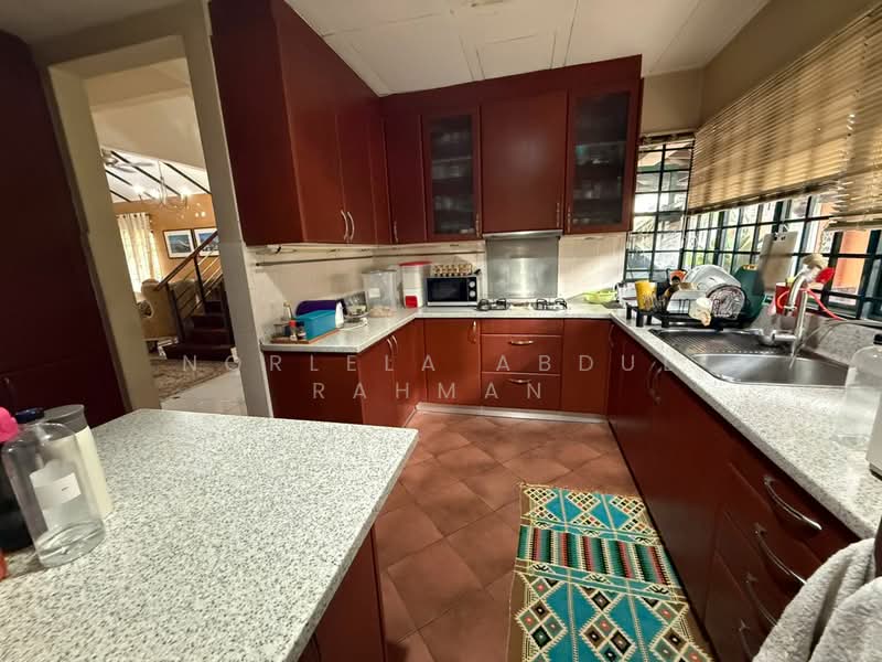 Semi-Detached House for Sale in Beranang (Selangor) - Norlela Abdul Rahman - Kitchen - PropertyGuru.com.my