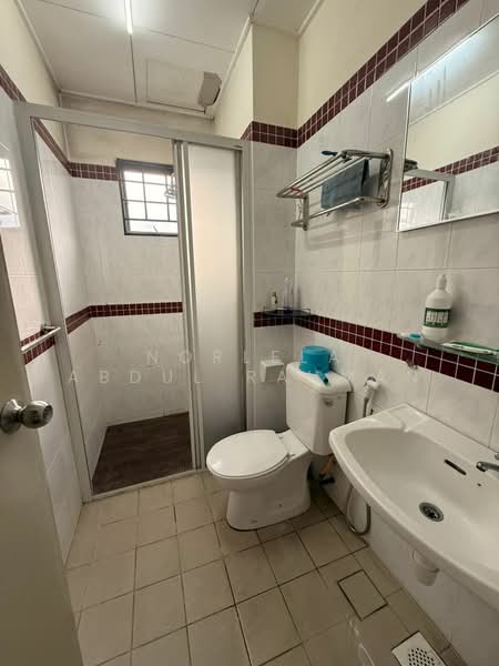 Semi-Detached House for Sale in Beranang (Selangor) - Norlela Abdul Rahman - Bathroom - PropertyGuru.com.my