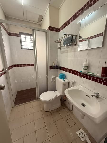 Semi-Detached House for Sale in Beranang (Selangor) - Norlela Abdul Rahman - Bathroom - PropertyGuru.com.my