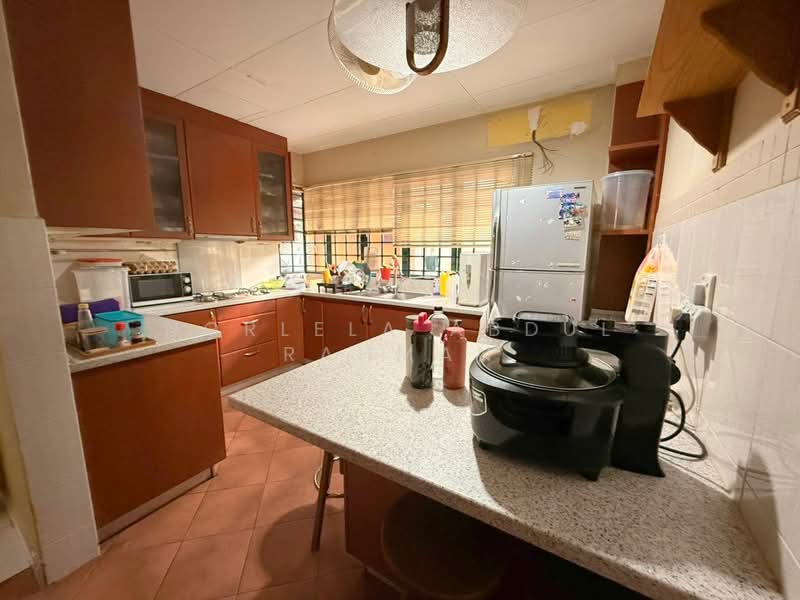 Semi-Detached House for Sale in Beranang (Selangor) - Norlela Abdul Rahman - Kitchen - PropertyGuru.com.my