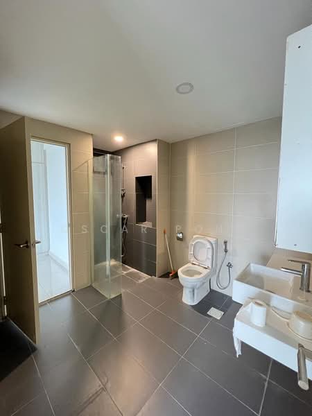 Service Residence for Sale at Avantas Residences - Oscar Pong - Bathroom - PropertyGuru.com.my
