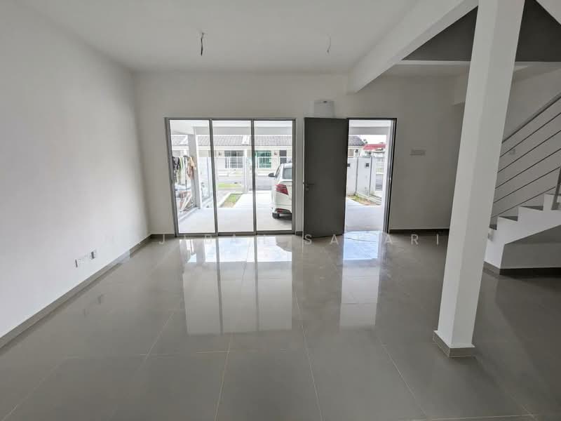 Lake Edge untuk Untuk Disewa - RM 1,500 /bulan, Mac 2026 - Living Room - PropertyGuru.com.my