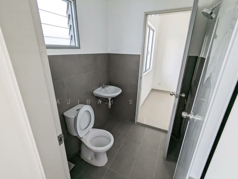 Lake Edge untuk Untuk Disewa - RM 1,500 /bulan, Mac 2026 - Bathroom - PropertyGuru.com.my