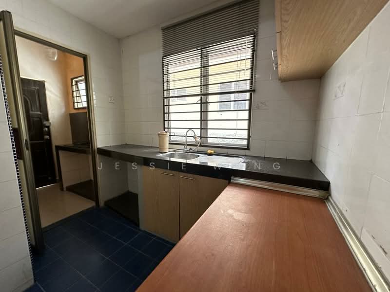 Desa 7, Bandar Country Homes, Rawang untuk Untuk Dijual - RM 495,000, Mac 2026 - Kitchen - PropertyGuru.com.my