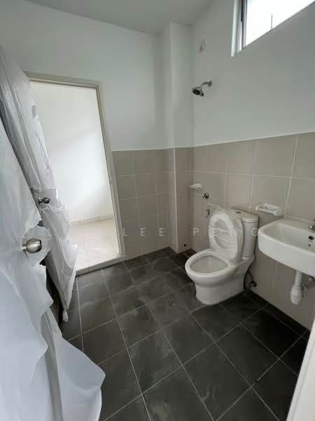 2-storey Terraced House for Sale in Bandar Bistari Perdana (Pasir Gudang) - Loh Lee Peng - Bathroom - PropertyGuru.com.my