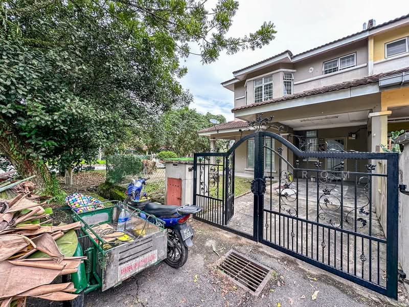 2-storey Terraced House for Sale in Taman Lestari Putra (Seri Kembangan) - Fauzan bin Sahrom - Exterior - PropertyGuru.com.my