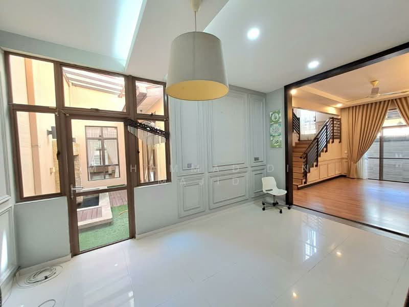 2-storey Terraced House for Sale in Bukit Jelutong (Shah Alam) - Mohammad Din Majid - PropertyGuru.com.my
