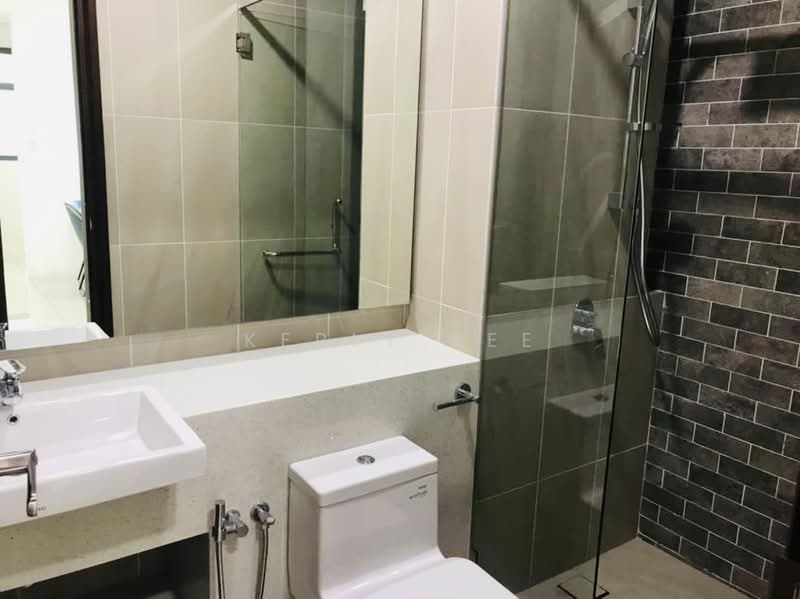 Condominium for Sale at Queens Residences Q2 @ Queens Waterfront - Kerly Kee - Bathroom - PropertyGuru.com.my