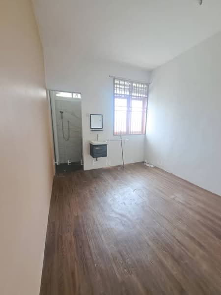 Taman Kenanga Seksyen 3 untuk Untuk Dijual - RM 220,000, Mac 2026 - Bedroom - PropertyGuru.com.my