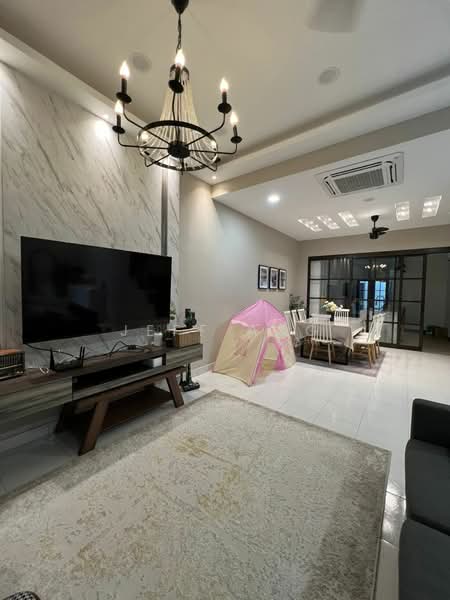Taman Pulai Indah @ Double-Storey Terrace 22ft x 83ft untuk Untuk Dijual - RM 695,000, Mac 2026 - Living Room - PropertyGuru.com.my