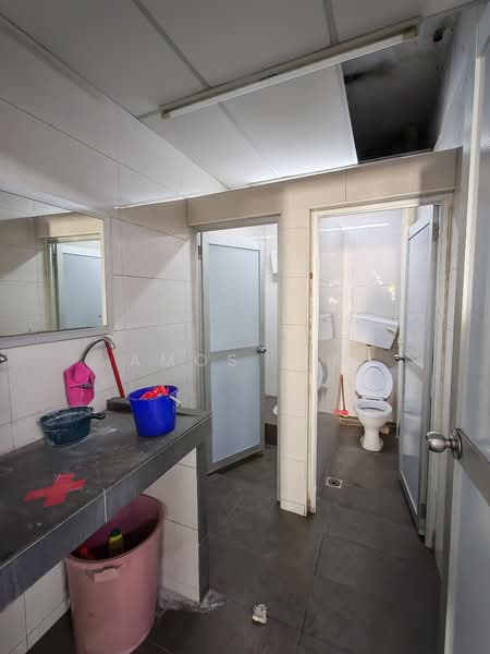 Factory for Rent in Seberang Perai (Penang) - Amos Lim - Bathroom - PropertyGuru.com.my