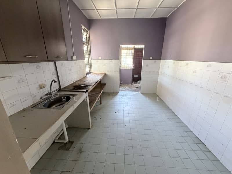 Bungalow for Sale in Rawang (Selangor) - Edmund CH Leow - Kitchen - PropertyGuru.com.my
