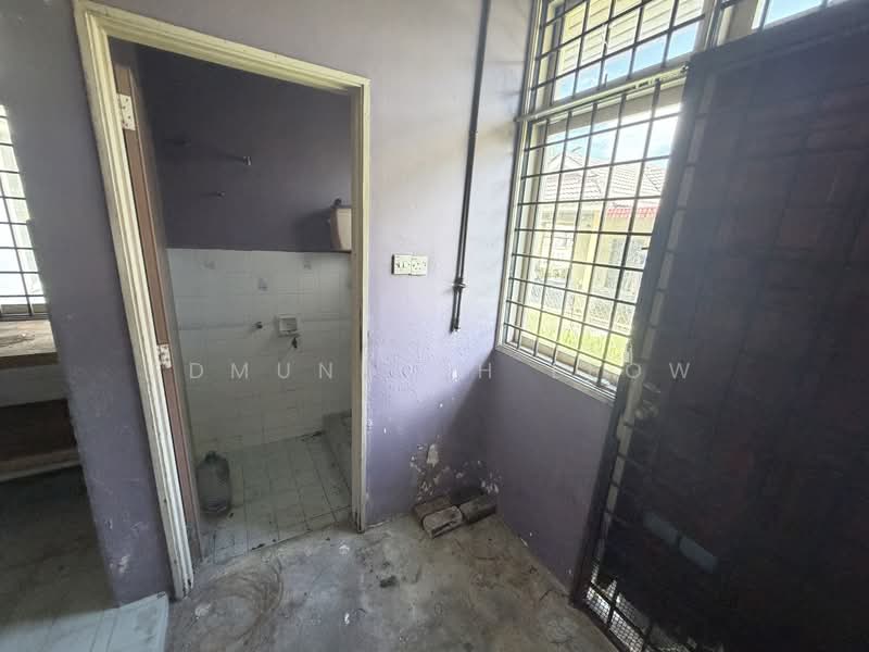 Bungalow for Sale in Rawang (Selangor) - Edmund CH Leow - Bathroom - PropertyGuru.com.my