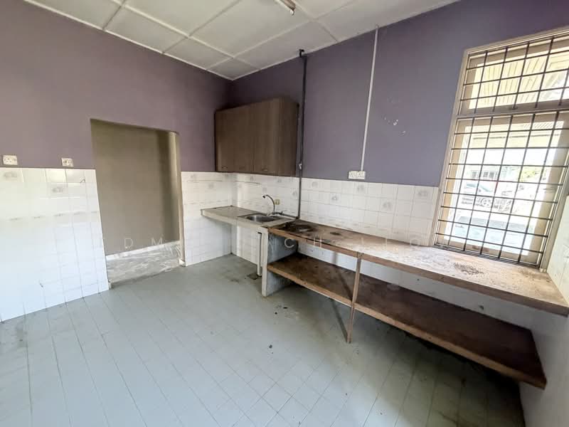 Bungalow for Sale in Rawang (Selangor) - Edmund CH Leow - Kitchen - PropertyGuru.com.my