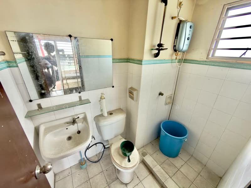 Condominium for Sale at Vista Millennium Condominium - Noraini Dahan - Bathroom - PropertyGuru.com.my
