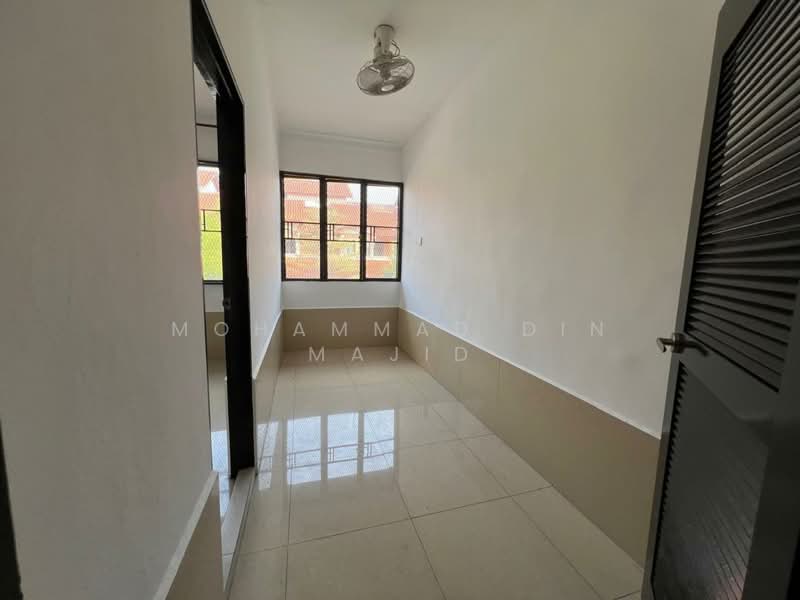 2-storey Terraced House for Sale in Bukit Jelutong (Shah Alam) - Mohammad Din Majid - PropertyGuru.com.my