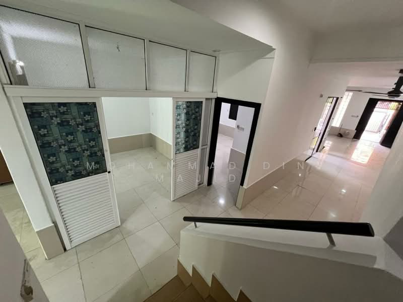 2-storey Terraced House for Sale in Bukit Jelutong (Shah Alam) - Mohammad Din Majid - PropertyGuru.com.my