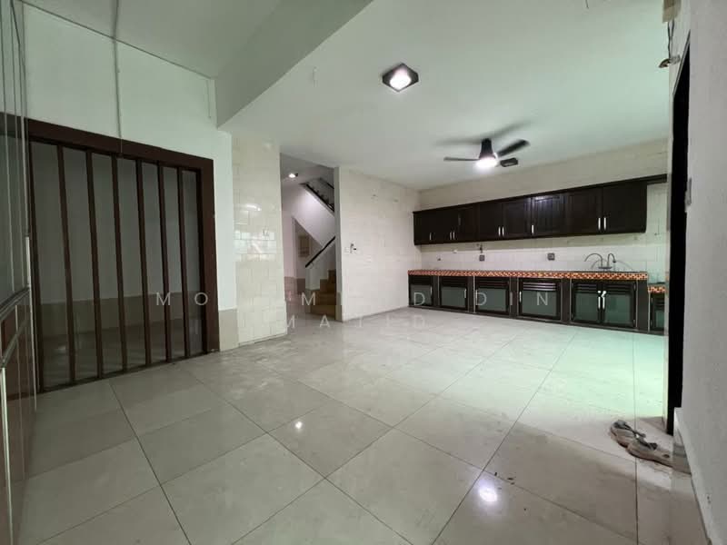 2-storey Terraced House for Sale in Bukit Jelutong (Shah Alam) - Mohammad Din Majid - PropertyGuru.com.my