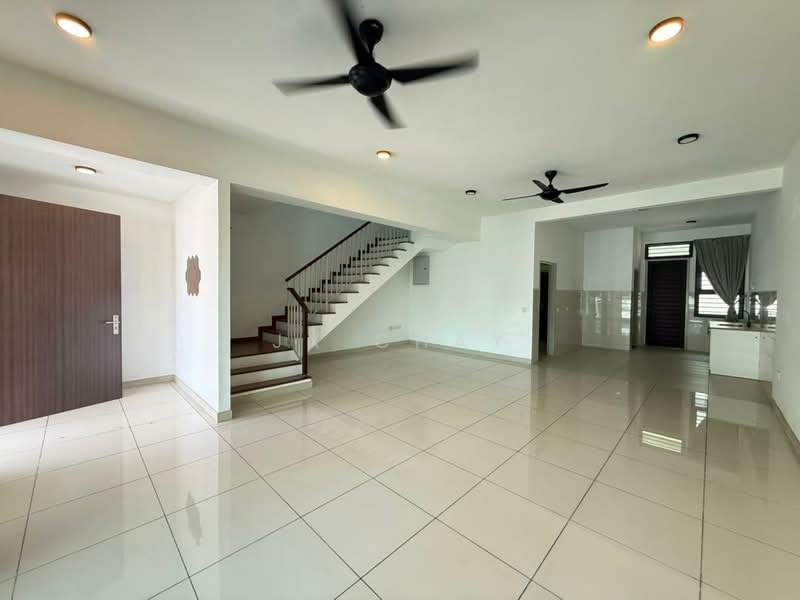 2-storey Terraced House for Sale in Denai Alam (Shah Alam) - Jx Chay - Living Room - PropertyGuru.com.my