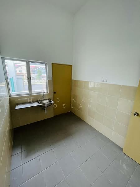 Taman Bandar Ekar untuk Untuk Dijual - RM 250,000, Mac 2026 - Kitchen - PropertyGuru.com.my