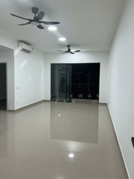 Servis Apartment untuk Disewa di Residensi Ava @ Kiara Bay - Pooi Kwan Pan - Living Room - PropertyGuru.com.my