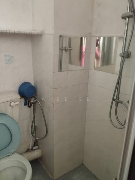 Taman Jubilee Phase 3 untuk Untuk Disewa - RM 1,100 /bulan, Mac 2026 - Bathroom - PropertyGuru.com.my