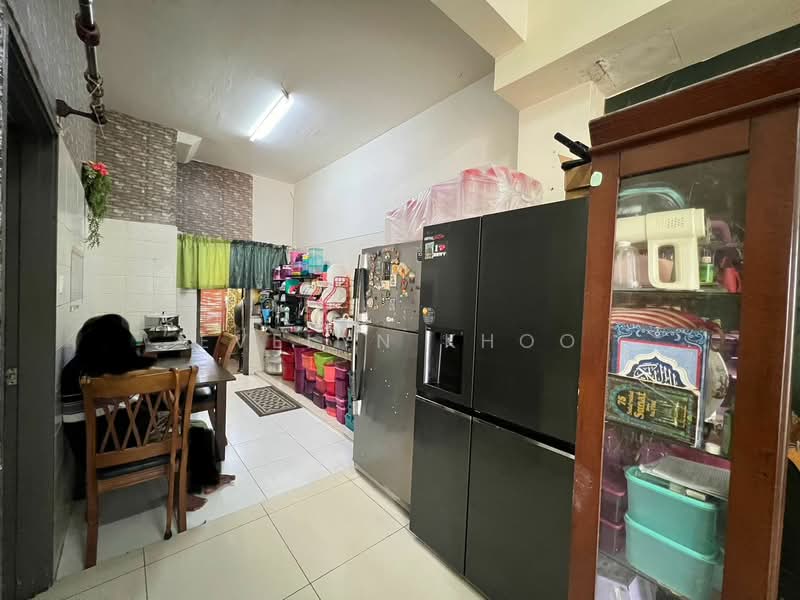 2-storey Terraced House for Sale in Bandar Tasik Puteri (Rawang) - Evelyn Khoo - Kitchen - PropertyGuru.com.my