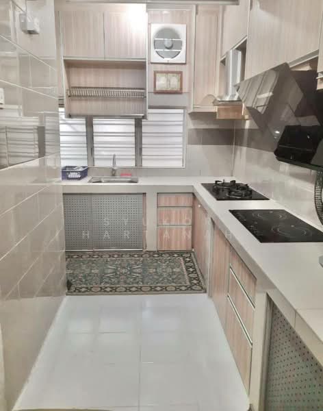 Double Storey Terrace House Desa Alam U12 Shah Alam untuk Untuk Dijual - RM 600,000, Mac 2026 - Kitchen - PropertyGuru.com.my