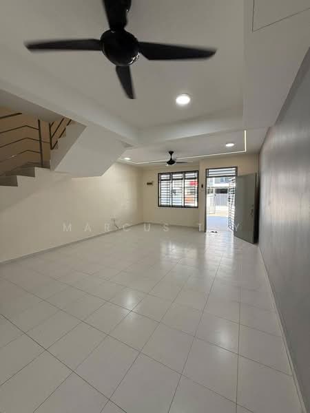 2.5-storey Terraced House for Sale in Taman Scientex Pasir Gudang (Pasir Gudang) - Marcus Tey - Living Room - PropertyGuru.com.my