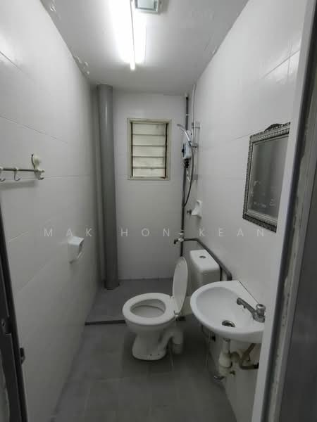 Kemuning Aman untuk Untuk Disewa - RM 700 /bulan, Mac 2026 - Bathroom - PropertyGuru.com.my