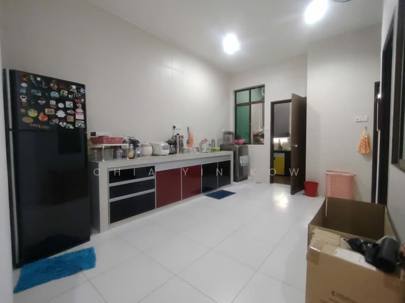 Taman Kluang Indah untuk Untuk Dijual - RM 408,000, Mac 2026 - Kitchen - PropertyGuru.com.my