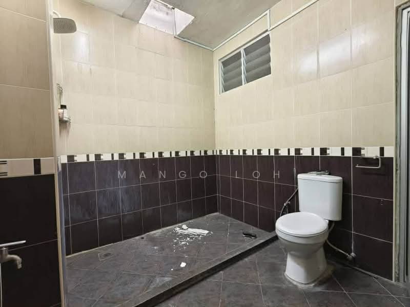 2-storey Terraced House for Sale in Taman Bukit Mewah (Kajang) - Mango Loh - Bathroom - PropertyGuru.com.my