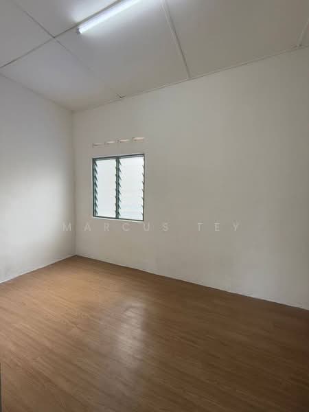 2-storey Terraced House for Sale in Taman Flora Jaya (Batu Pahat) - Marcus Tey - Interior - PropertyGuru.com.my