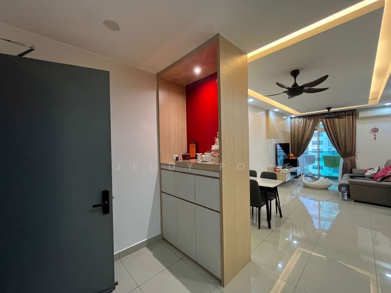 Service Residence for Sale at Meridin Bayvue Serviced Apartment - Jeddy Poh - Living Room - PropertyGuru.com.my