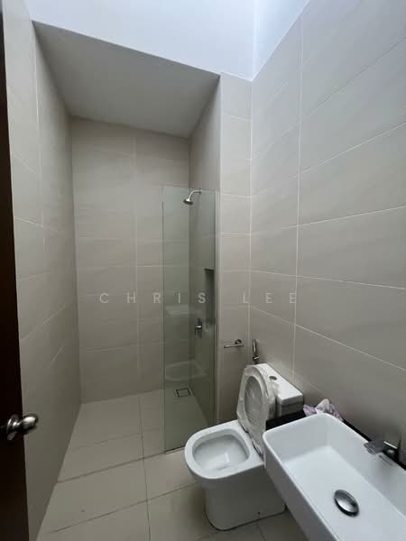 Semi-Detached House for Sale in Telok Panglima Garang (Selangor) - Chris Lee - Bathroom - PropertyGuru.com.my