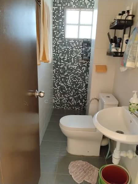 Condominium for Sale at Segar View Condominium - Chow . - Bathroom - PropertyGuru.com.my