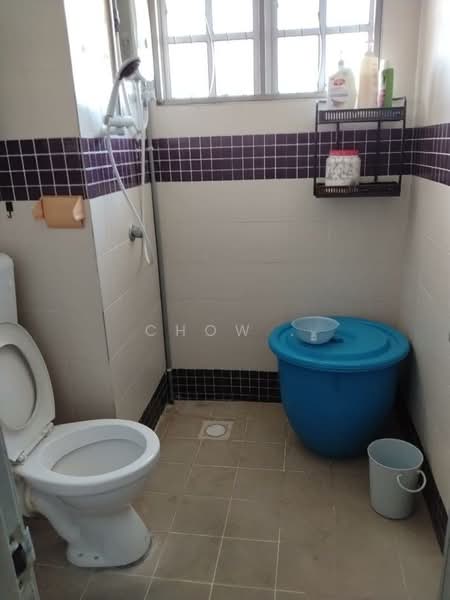 Condominium for Sale at Segar View Condominium - Chow . - Bathroom - PropertyGuru.com.my