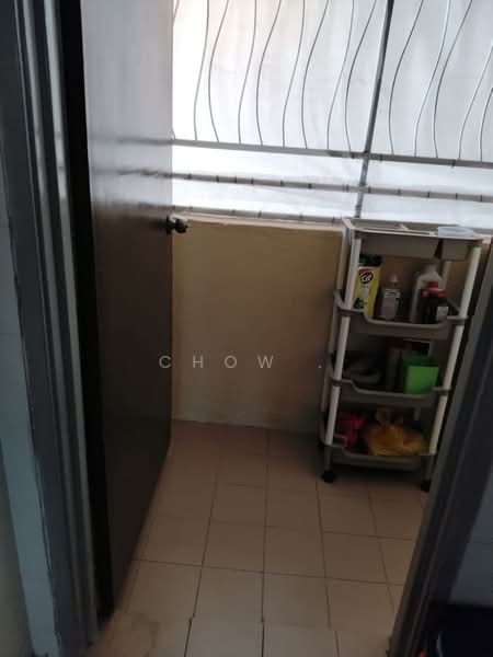 Condominium for Sale at Segar View Condominium - Chow . - Balcony - PropertyGuru.com.my