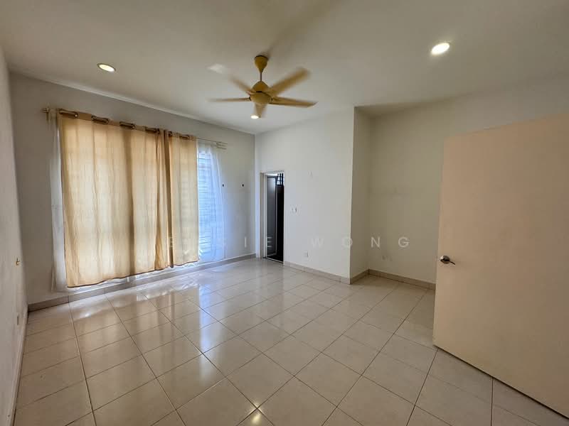 Rumah Teres 2 Tingkat untuk Dijual di Bandar Tasik Puteri (Rawang) - Jessie Wong - Living Room - PropertyGuru.com.my