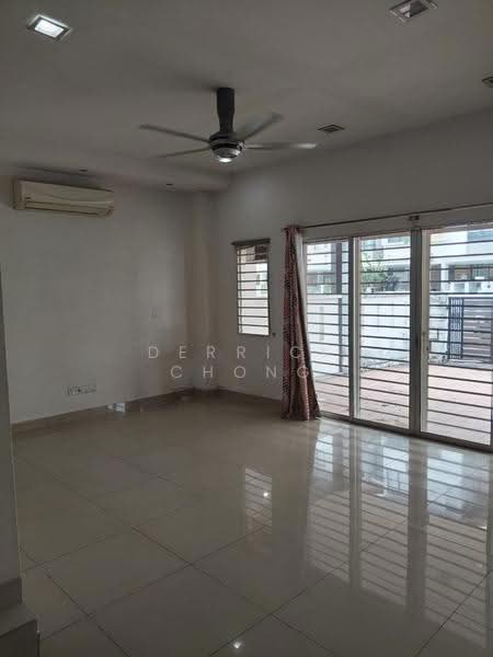 Rumah Teres 2-Tingkat untuk Dijual di Puchong (Selangor) - Derrick Chong - Living Room - PropertyGuru.com.my