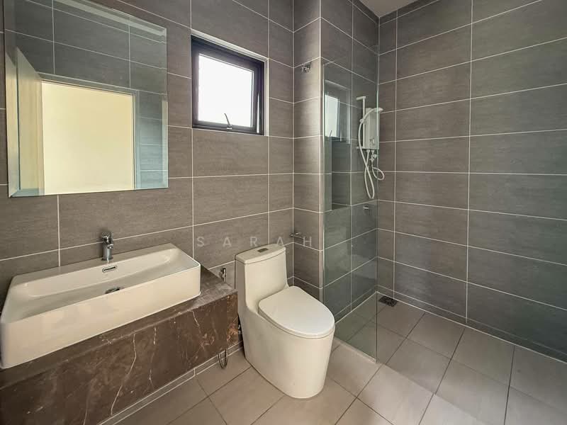 Semi-Detached House for Sale in Cyber 10 (Cyberjaya) - Sarah . - Bathroom - PropertyGuru.com.my