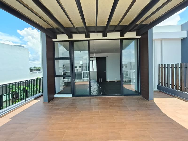 3-storey Terraced House for Sale in Senibong Cove (Masai) - Tom Chiew - Balcony - PropertyGuru.com.my